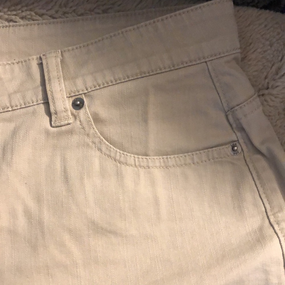 π4 for $20 Lee Khaki Shorts, size 14 - Picture 3 of 8